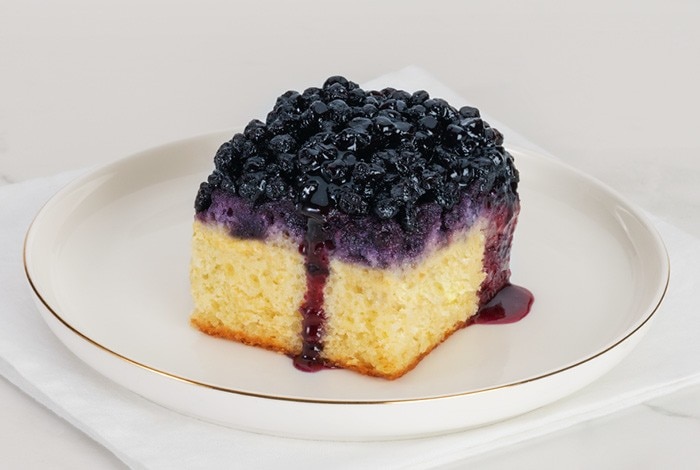 A Blueberry Upside Down Set It Off Cake Blueberry GIF - A Blueberry Upside  Down Set It Off Cake Blueberry Upside Down - Discover & Share GIFs